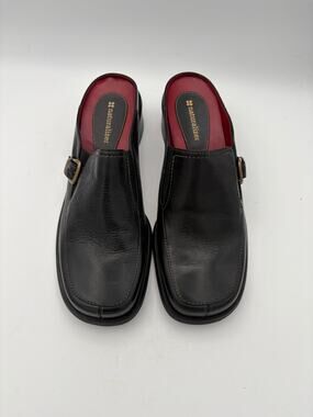 Women’s Naturalizer Size 8 Black Leather Heeled Loafers